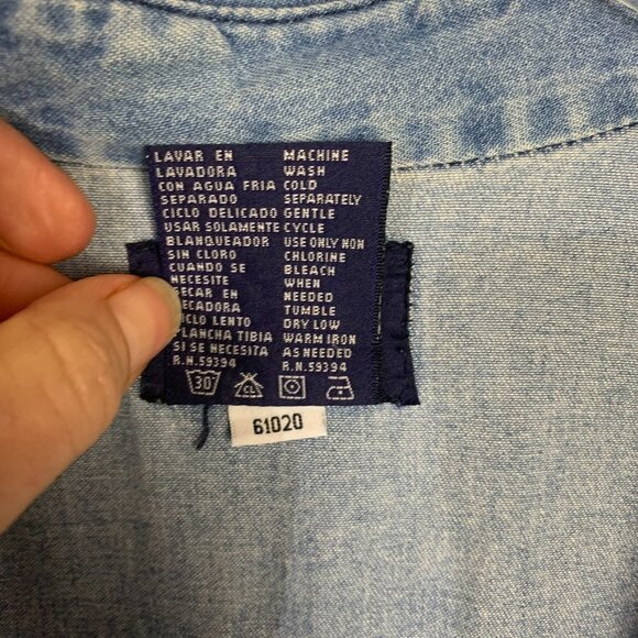 Vintage 90s Embroidered Denim Button Down Cottagecore Shirt - Picture 12 of 16